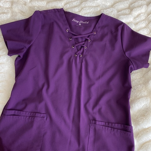 Scrub top - Picture 2 of 2